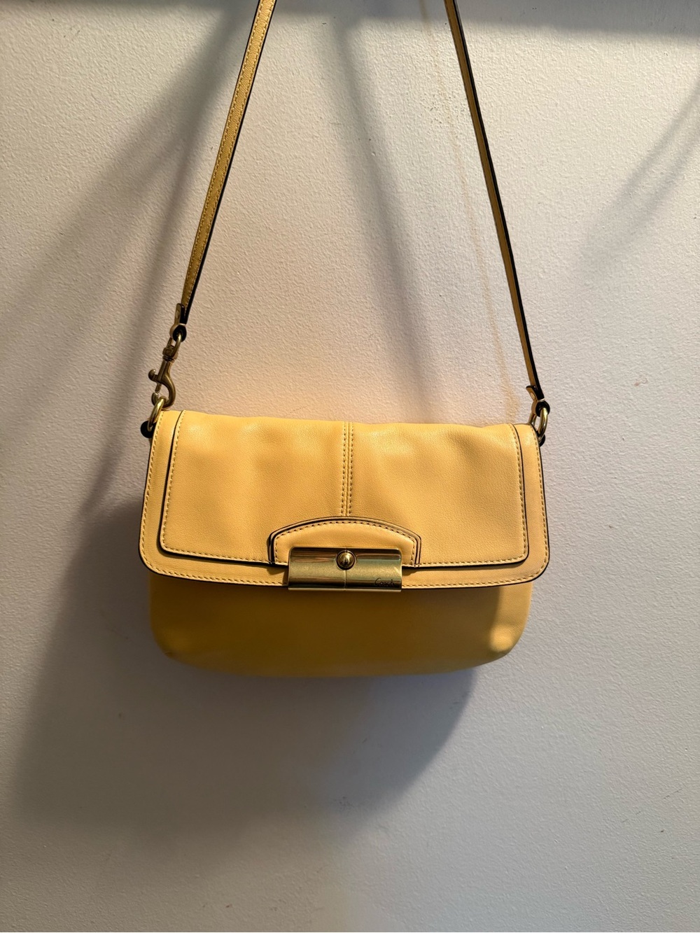 Coach Kristin Yellow Leather Swing-pack Cross-body Bag Purse EUC Authentic